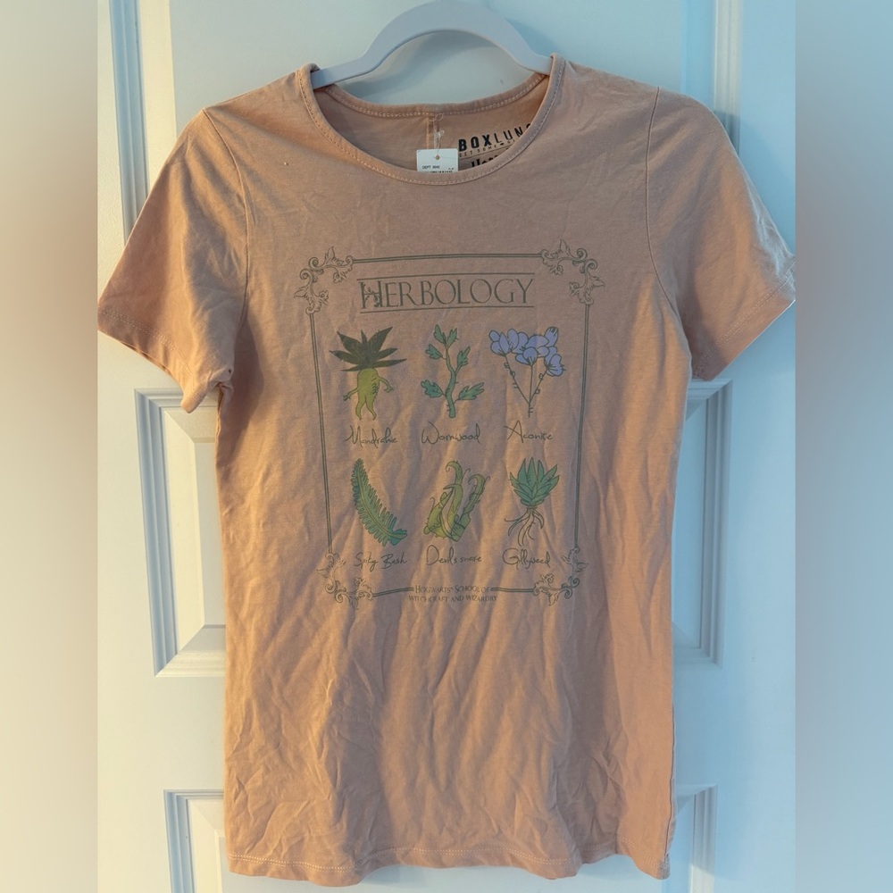Boxlunch Harry Potter Herbology shirt